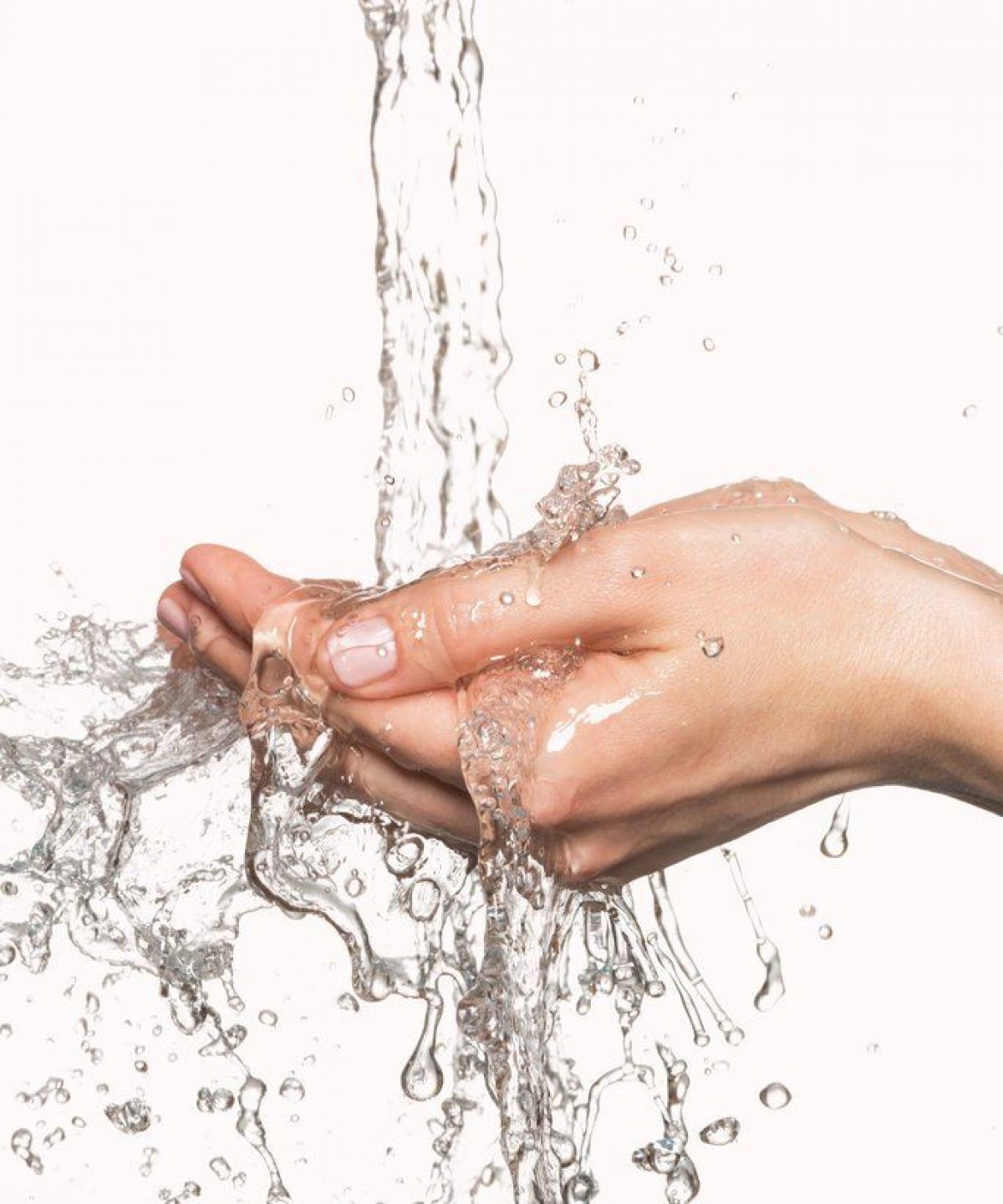Việc rửa tay trước khi làm sạch da mặt là điều vô cùng quan trọng không được bỏ qua
